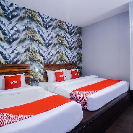 Oyo 1119 Memoire Express Hotel Kuching Exterior photo