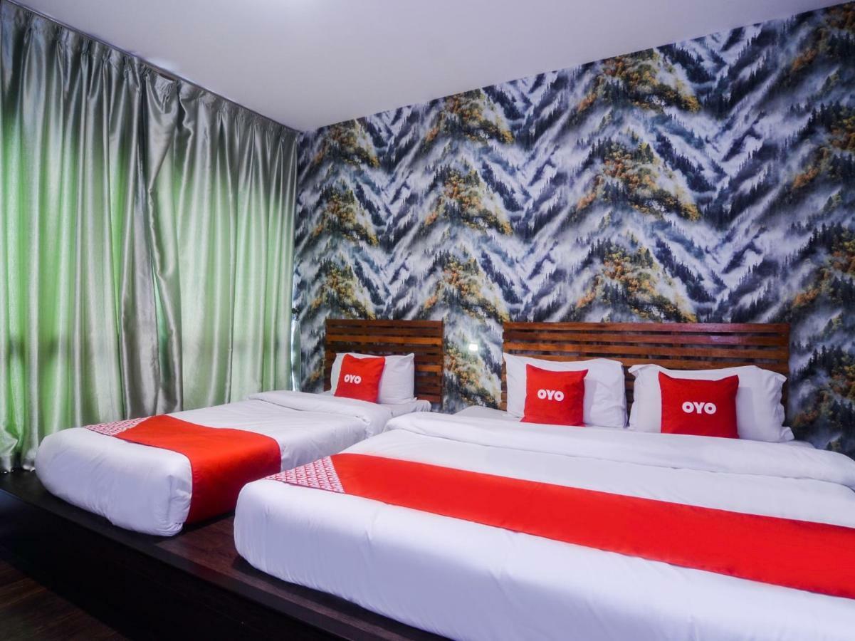 Oyo 1119 Memoire Express Hotel Kuching Exterior photo