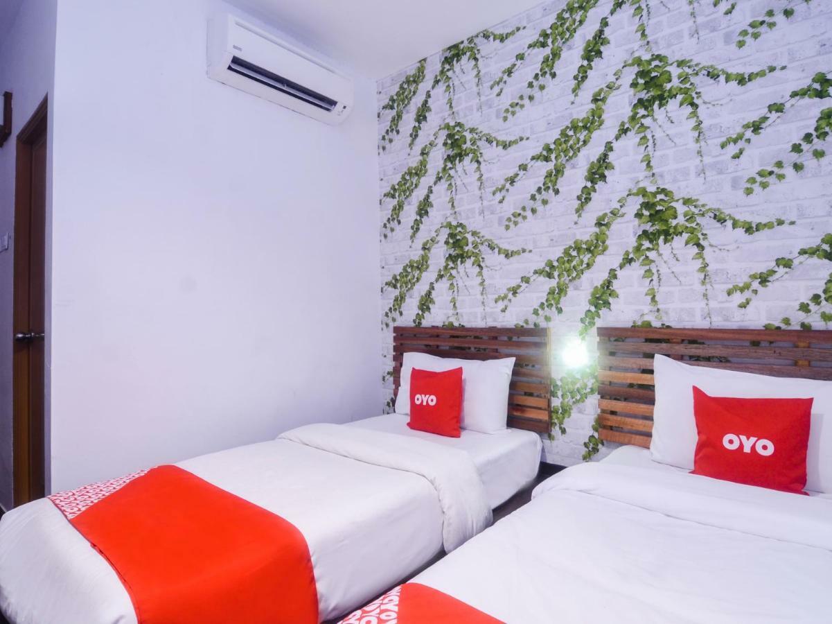 Oyo 1119 Memoire Express Hotel Kuching Exterior photo