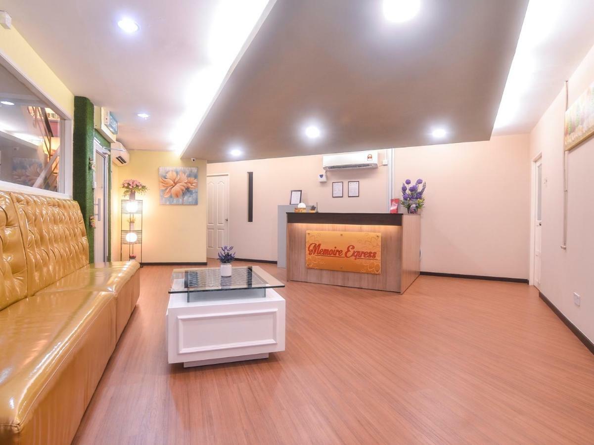 Oyo 1119 Memoire Express Hotel Kuching Exterior photo